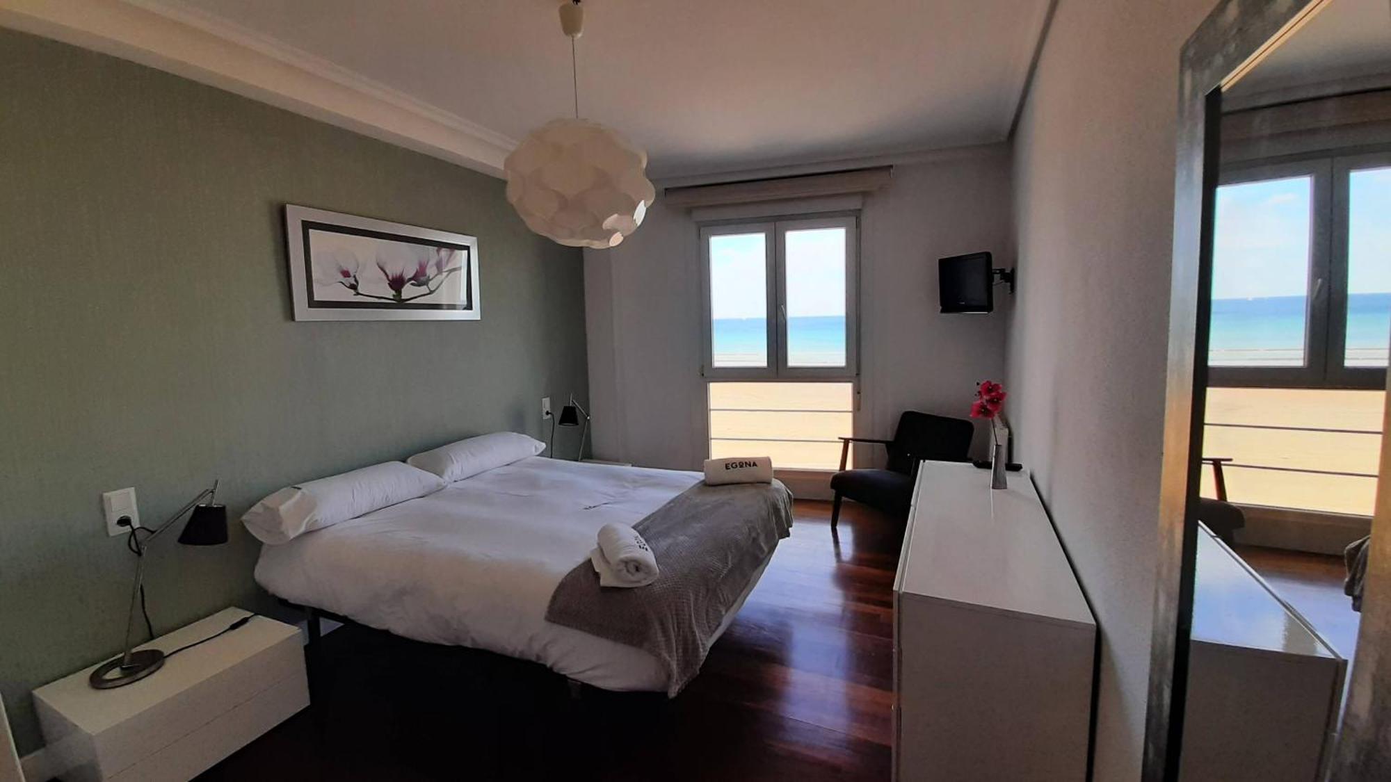 Egona - Baneru 3 Vivienda En 1 Linea De Playa Centro Ciudad Leilighet Zarautz Eksteriør bilde
